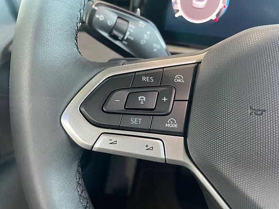 Volkswagen T-Roc 9 of 15