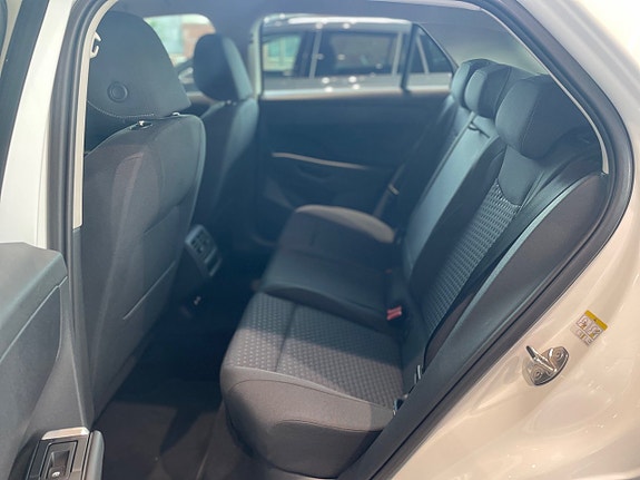 Volkswagen T-Roc 14 of 15