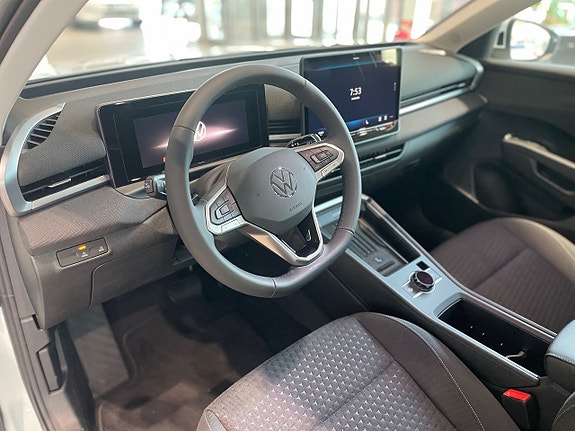 Volkswagen T-Roc 7 of 15