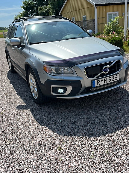 Volvo XC70 3 of 7
