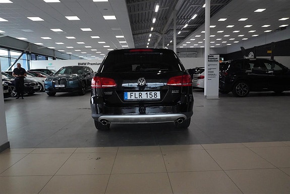 Volkswagen Passat 4 of 8