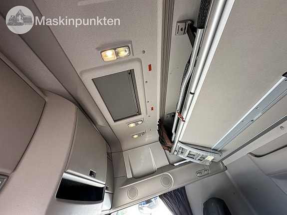 DAF FAS XF 530Z skåpbil 18 of 27