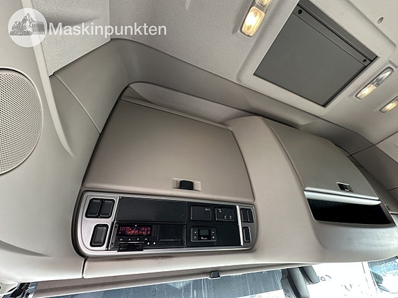 DAF FAS XF 530Z skåpbil 19 of 27