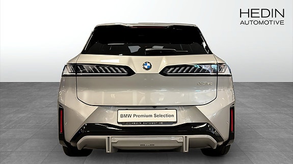 BMW iX3 7 of 10