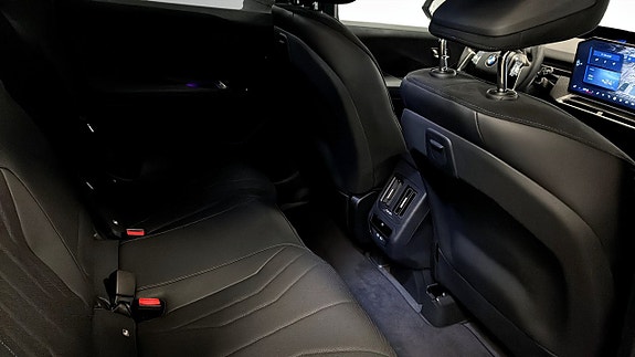 BMW iX3 5 of 10