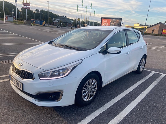 Kia Ceed 4 of 6