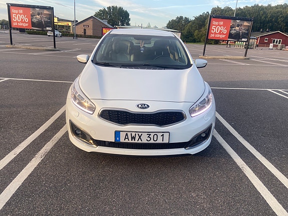 Kia Ceed 2 of 6