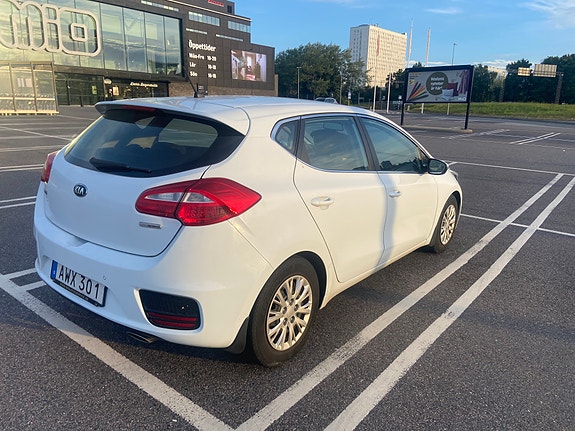 Kia Ceed 3 of 6