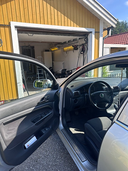 Skoda Superb 8 of 28