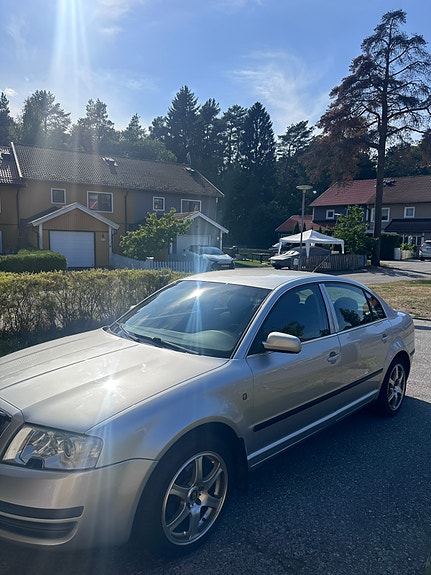 Skoda Superb 7 of 28