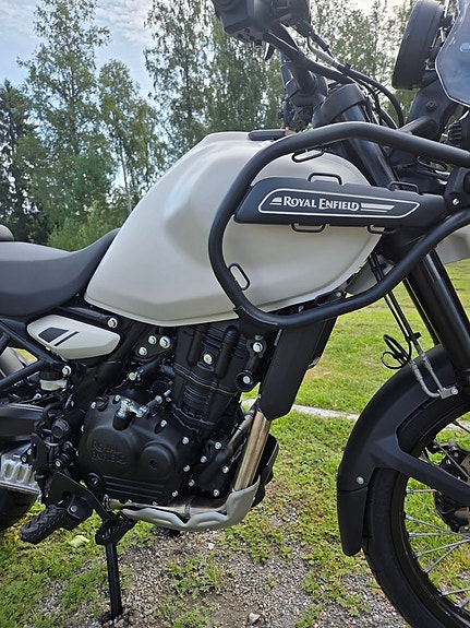 Royal Enfield Himalayan 450 4 of 17