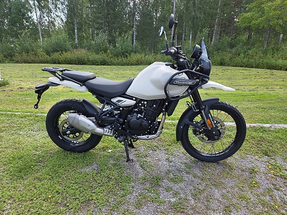 Royal Enfield Himalayan 450 2 of 17