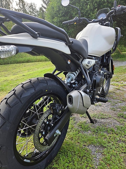 Royal Enfield Himalayan 450 5 of 17