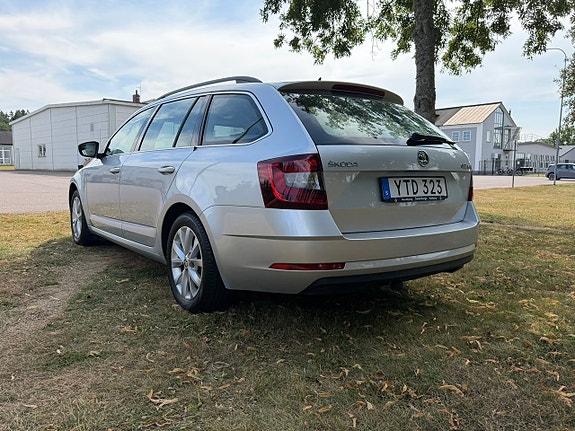 Skoda Octavia 2 of 15