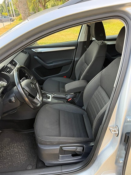 Skoda Octavia 10 of 15