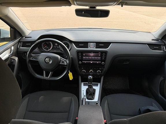 Skoda Octavia 9 of 15