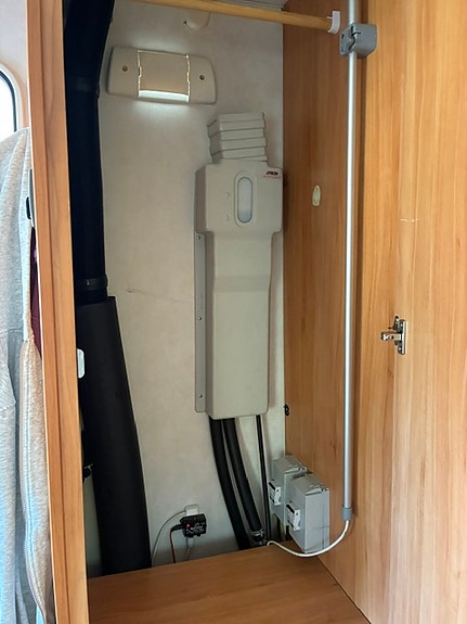 Adria 542 UT 11 of 13