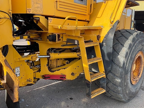 Volvo L 180 C 11 of 13