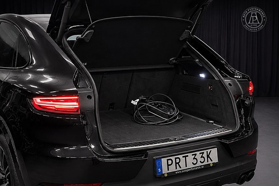 Porsche Cayenne 10 of 10