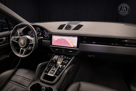 Porsche Cayenne 8 of 10