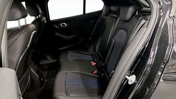 BMW 120d 5 of 12