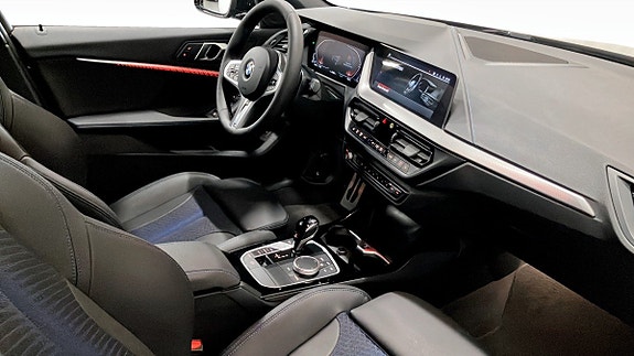 BMW 120d 3 of 12