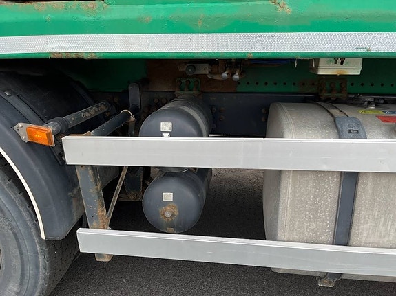 Scania P370 LB6x2x4HNB Liftdumper 17 of 24