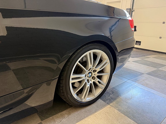 BMW 335i 21 of 30