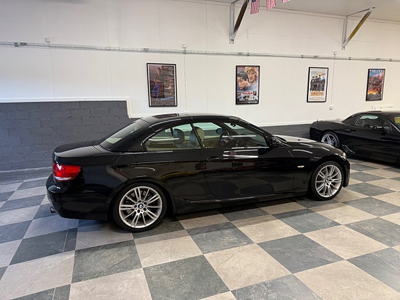 BMW 335i 16 of 30