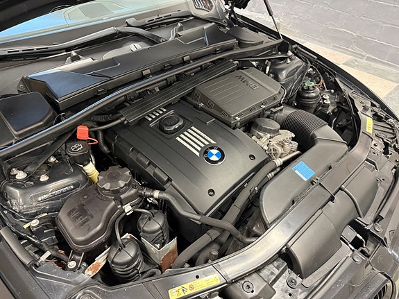 BMW 335i 25 of 30