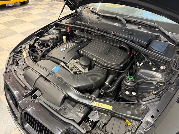 BMW 335i 26 of 30