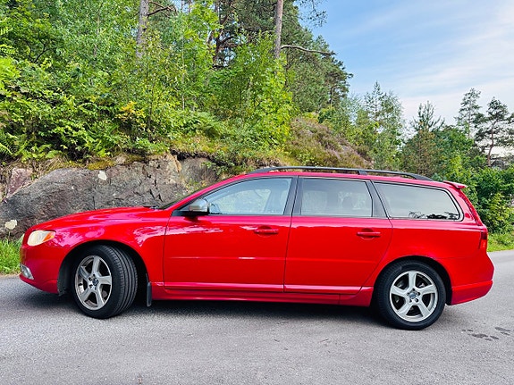 Volvo V70 3 of 7