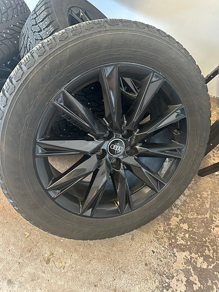 Audi Q4 e-tron 13 of 13