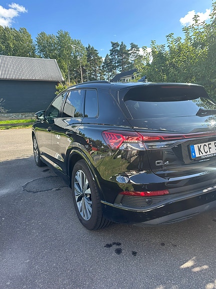 Audi Q4 e-tron 4 of 13
