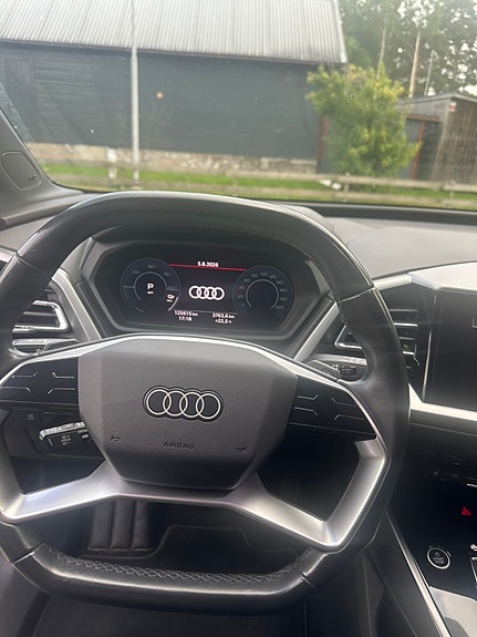 Audi Q4 e-tron 7 of 13