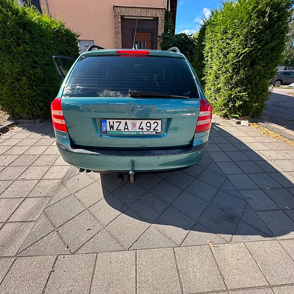 Skoda Octavia 3 of 7