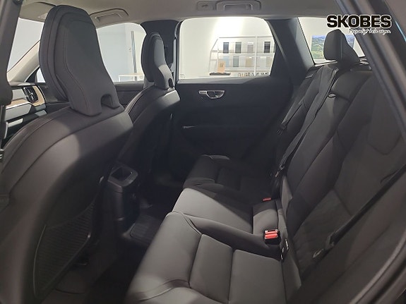 Volvo XC60 8 of 18
