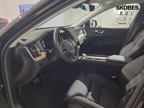 Volvo XC60 7 of 18