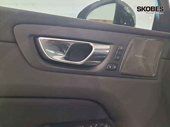 Volvo XC60 14 of 18