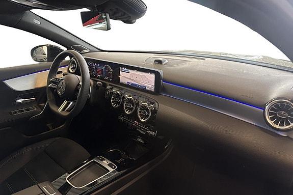 Mercedes-Benz A250 8 of 14