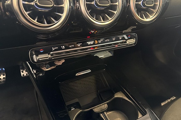 Mercedes-Benz A250 10 of 14