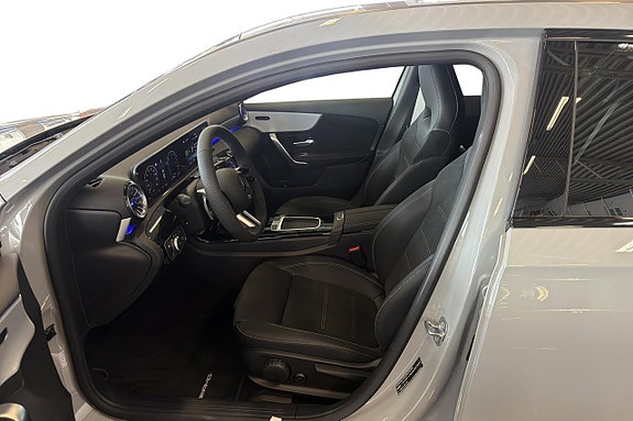 Mercedes-Benz A250 4 of 14