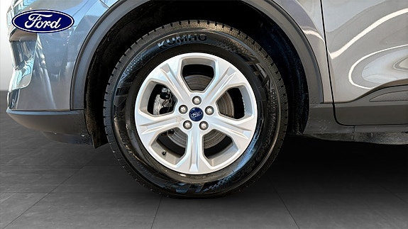 Ford Kuga 9 of 18