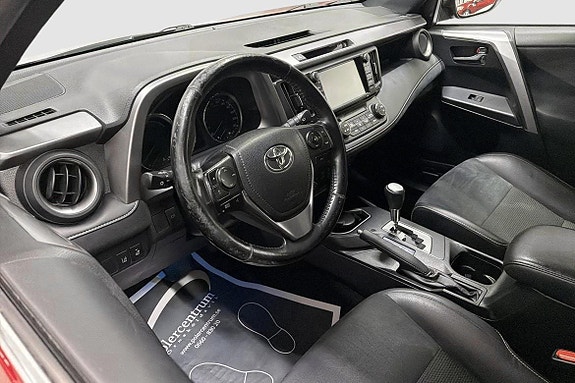 Toyota RAV4 7 of 11