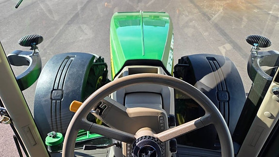 John Deere 8310R AP FL GPS 9 of 13