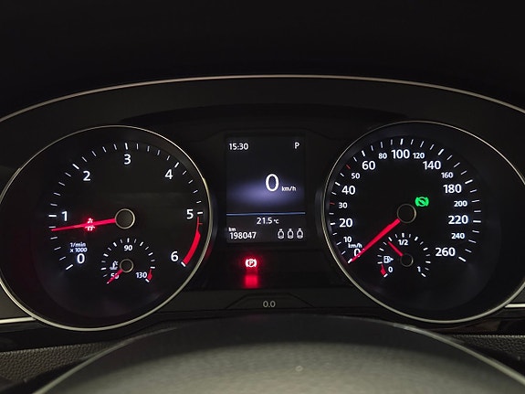 Volkswagen Passat 15 of 22