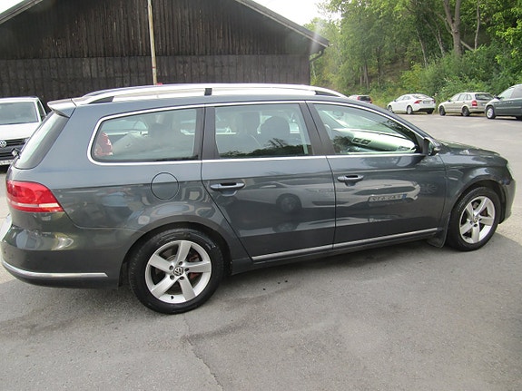 Volkswagen Passat 4 of 9