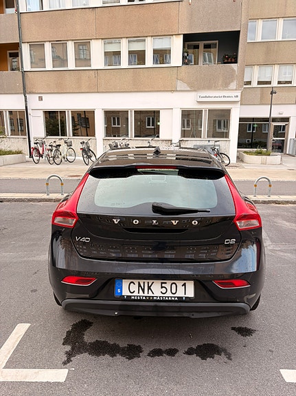 Volvo V40 4 of 11