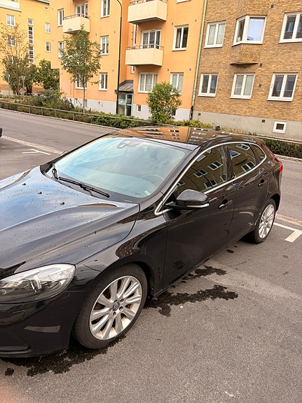 Volvo V40 3 of 11