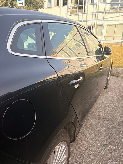 Volvo V40 8 of 11